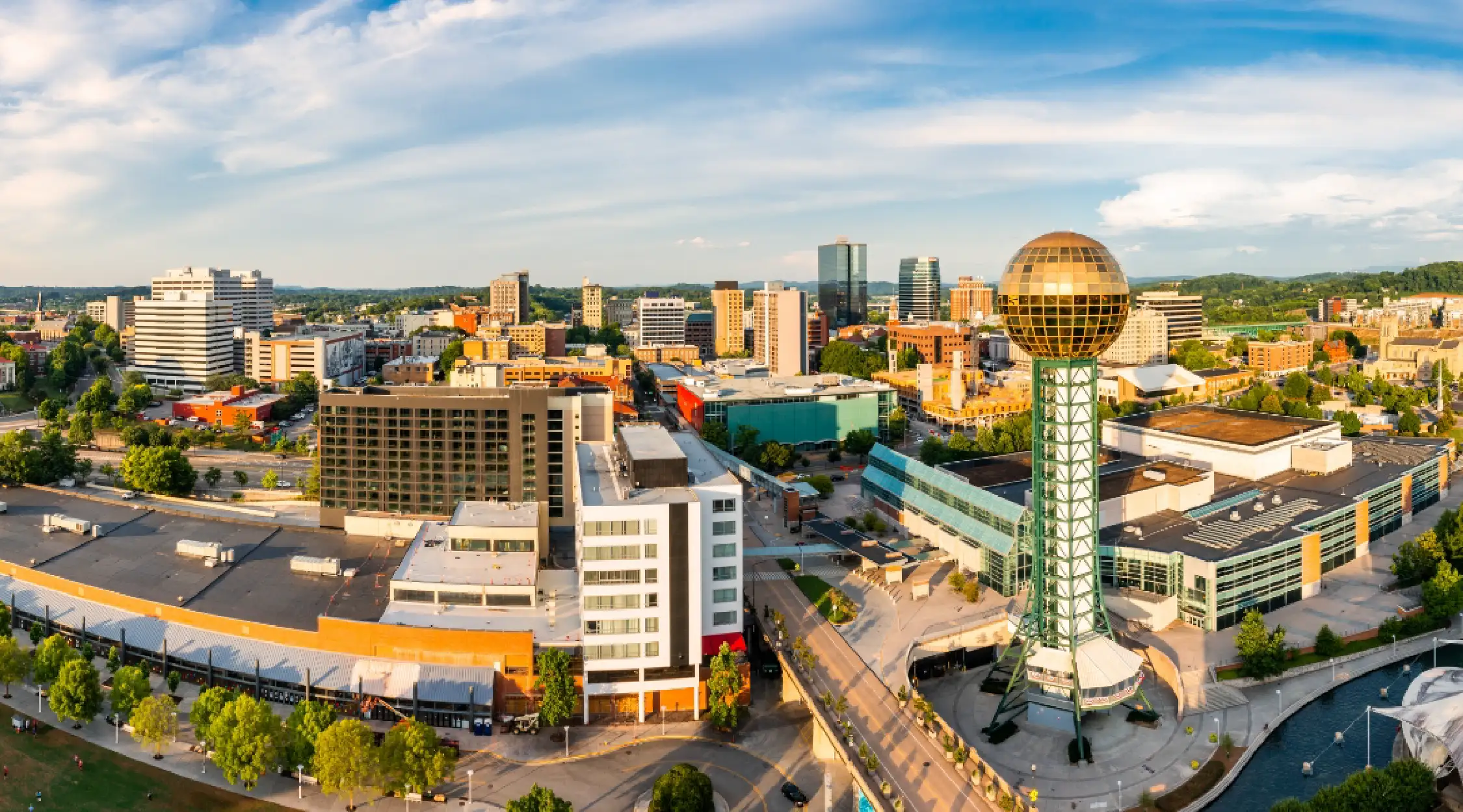 A vibrant photo of the Knoxville, TN city skyline.