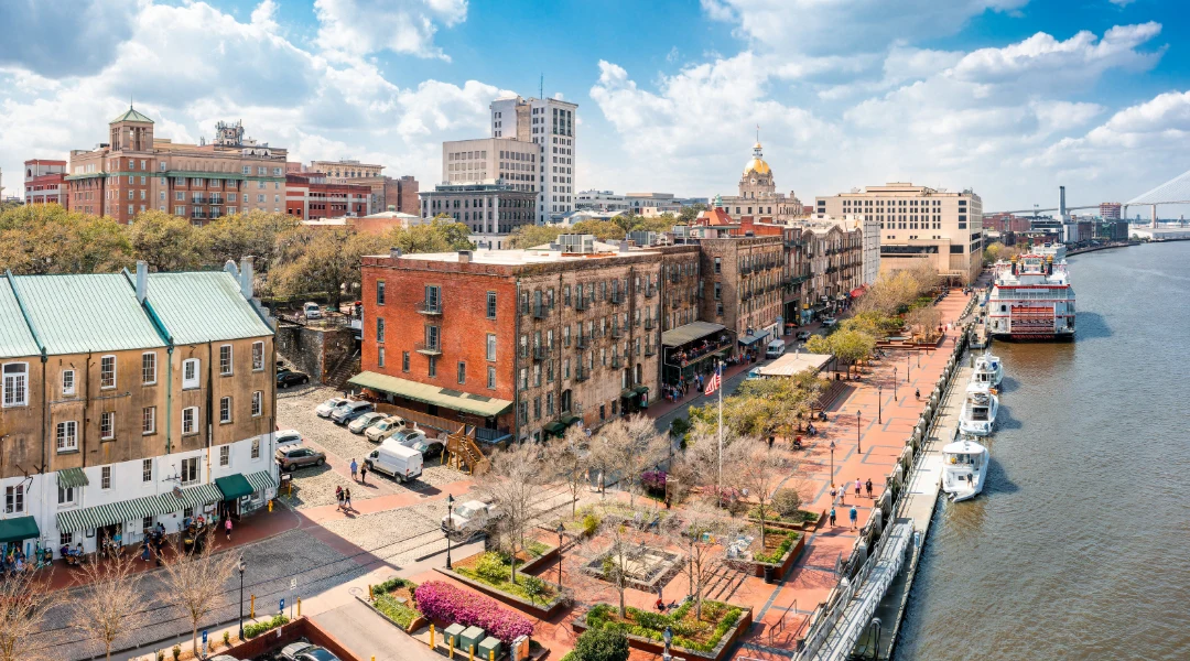 A vibrant photo of Savannah, Georgia.